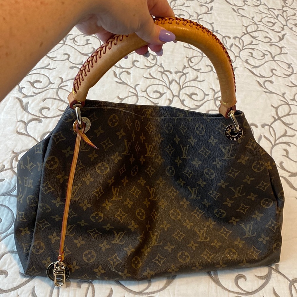 Louis Vuitton Artsy MM 🎉🎉🎉